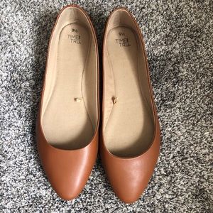 Cognac pointed toe slip on flats 9.5